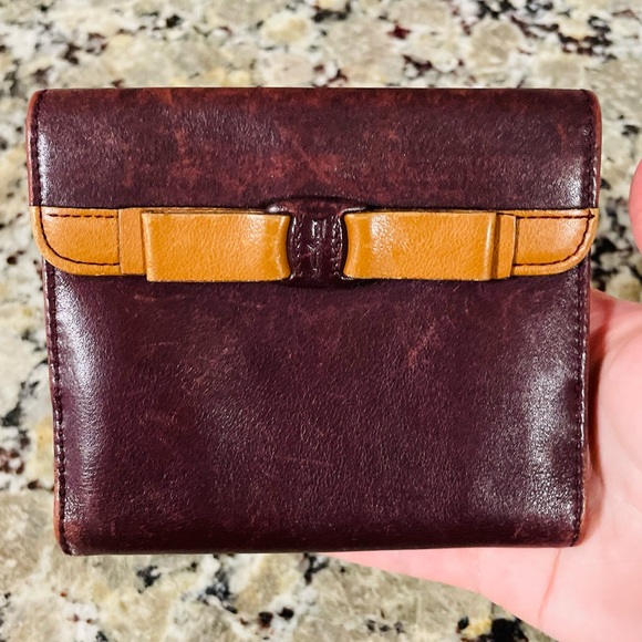 SALVATORE FERRAGAMO Red Bow Compact Wallet 💯 AUTHENTIC - Picture 2 of 14